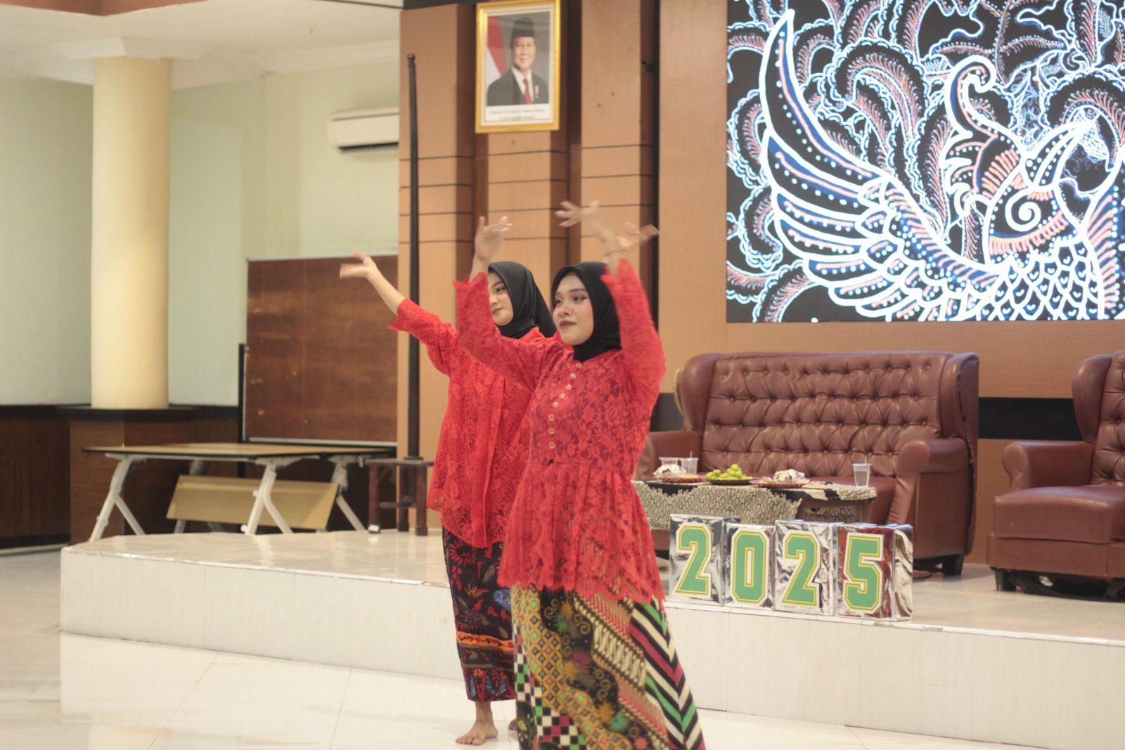 Presentasi Finalis di Hadapan Juri