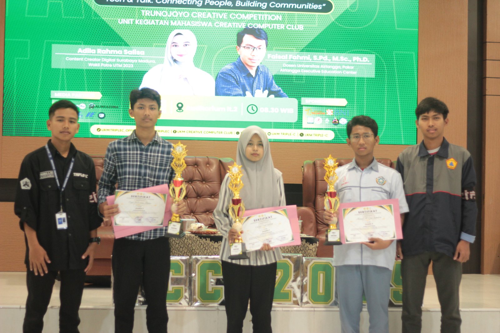 Pemberian Penghargaan Juara 3